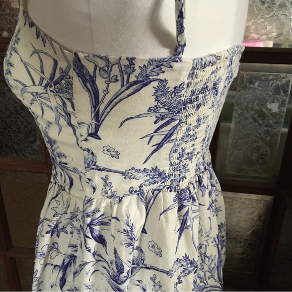 H&M Delft Blue and White Linen Landscape Toile Dress - Picture 9 of 11